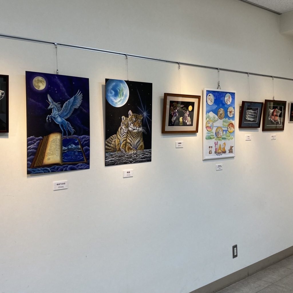 作品展の並んだチョークアート