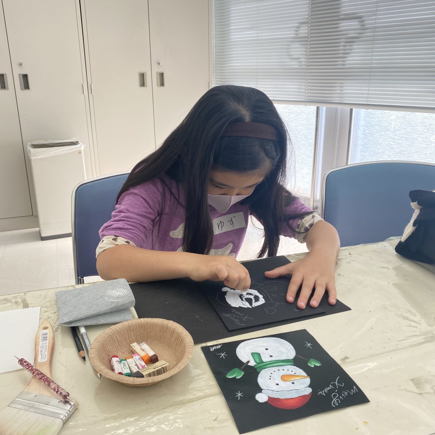 絵を描く女の子