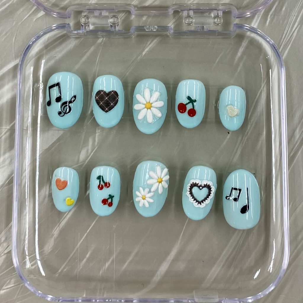 子どもたちが作ったネイルチップ