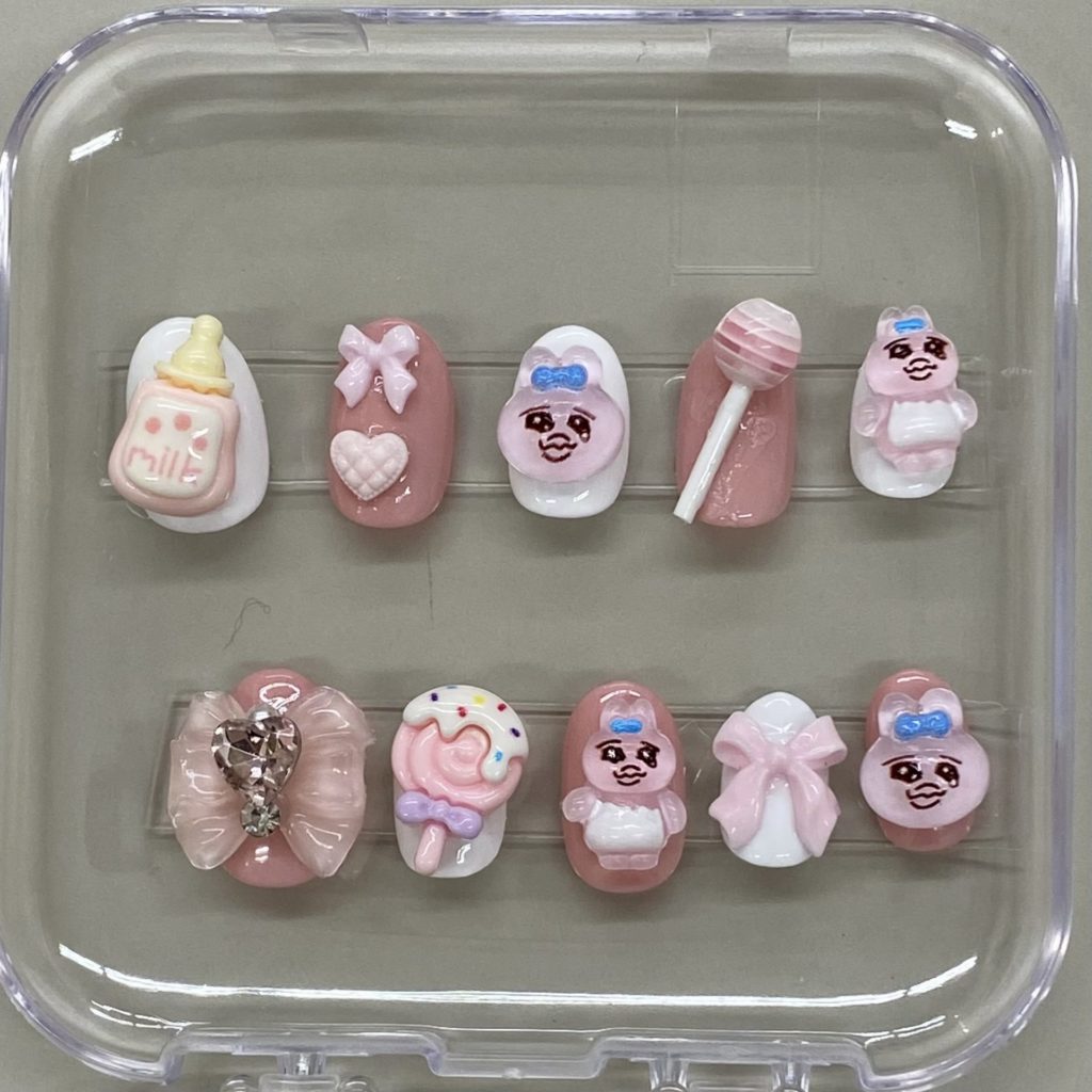 子どもたちが作ったネイルチップ作品